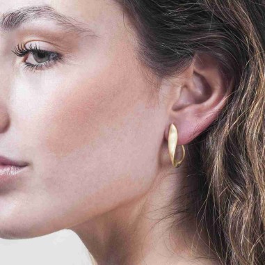 Pendientes LOVE de Plata. Baño de Oro 18k