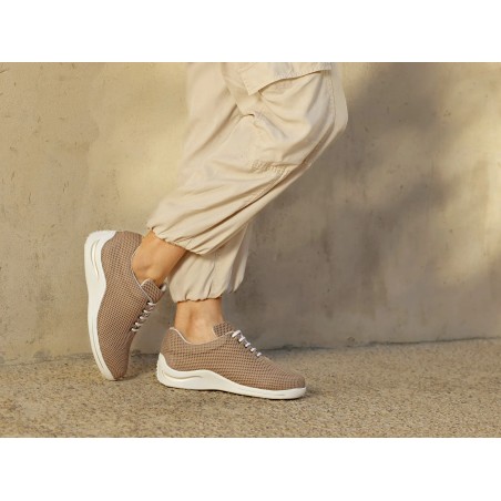 Zapatilla confort beige pies delicados