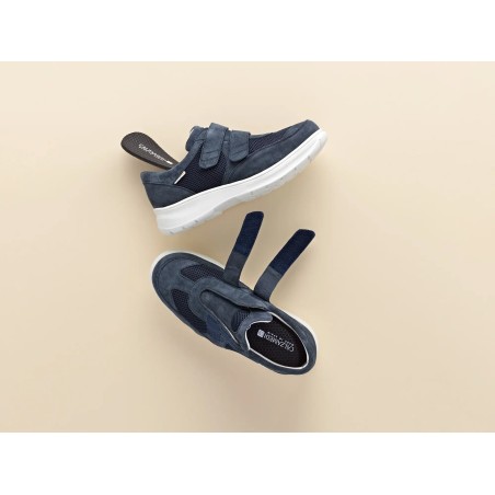 Zapatilla casual de piel azul