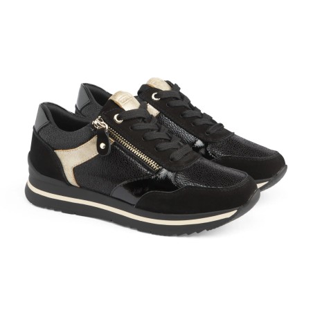 Zapatilla casual de piel negra