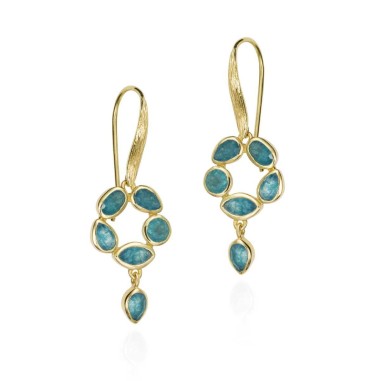 Pendientes gancho con flor apatita baño de oro 18k