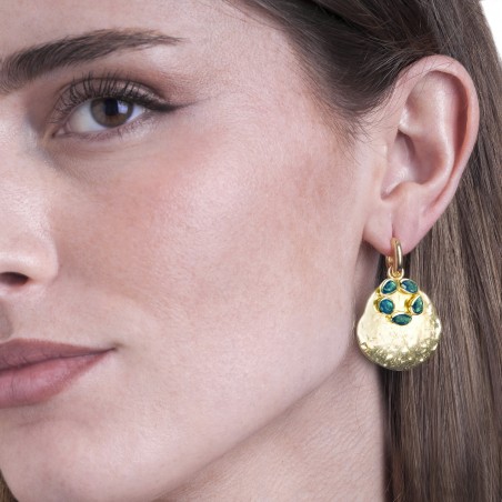 Pendientes de aro con flor irregular y apatita, baño de oro 18k
