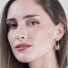 Pendientes de gancho diseño ondulado con baño de oro 18k 2